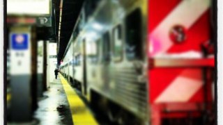 [chicagogram] #unionstation #trainstation #metra #chicago #chicagogram #platform #tracks #traintracks #interior #lamp #light #columns #train #station #stripes