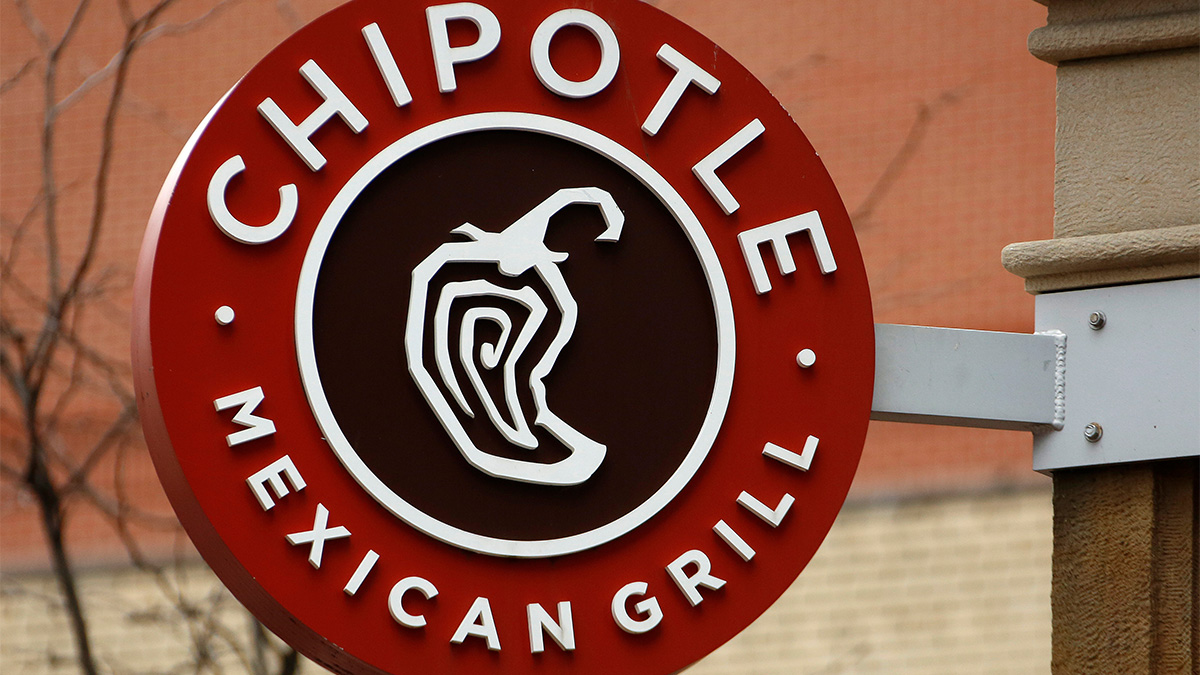 Chipotle abre restaurante con autoservicio, ‘Chipotlane’ en los