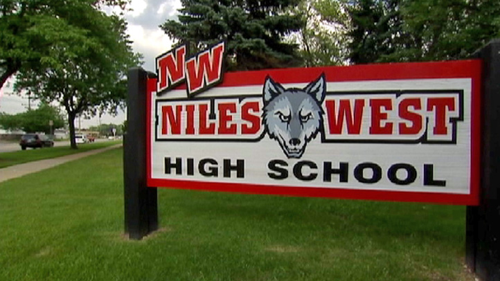 Niles_West_gun