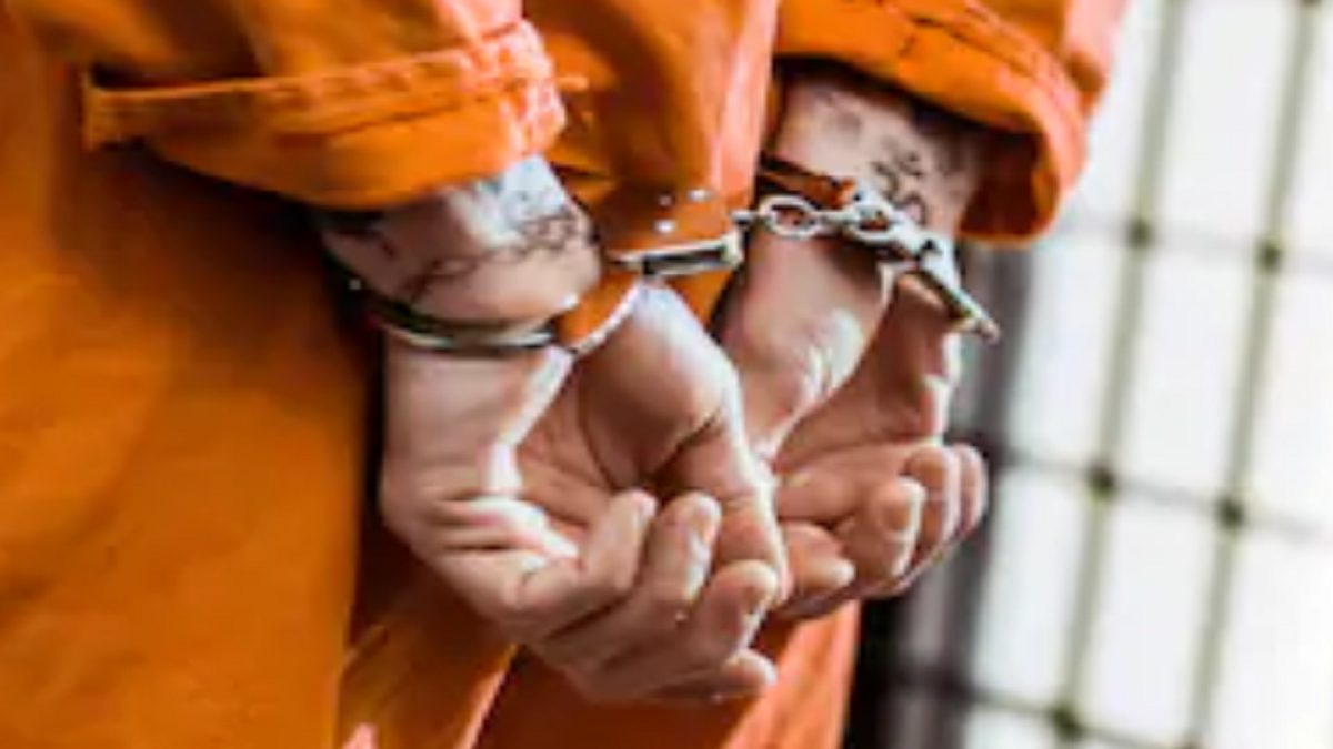 Polémico plan liberan a presos antes de cumplir condena para reducir