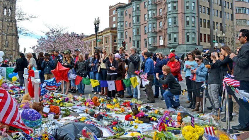 TLMD-memorial-boston-maraton-2013-boylston-street-shutterstock_138617378-