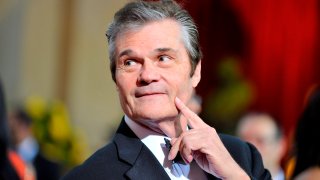 Fotografía de archivo fechada el 23 de febrero de 2020, que muestra al actor estadounidense Fred Willard mientras posa a su llegada a la ceremonia de entrega de los 81º Premios de la Academia, en el Teatro Kodak de Hollywood, California (Estados Unidos).