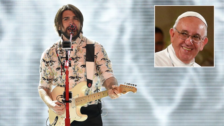 567836863EM023_Juanes_And_X