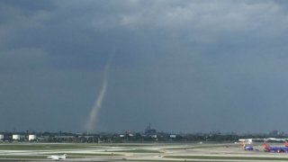 landspout tornado chicago