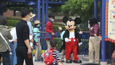 ​Tierno video: así reaccionó una niña de 1 año a su primera visita a Disneyland