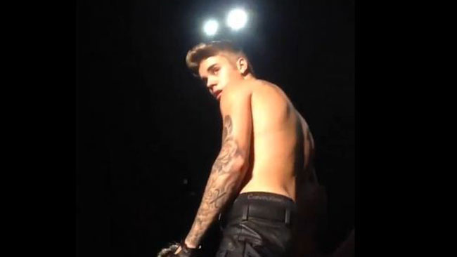 tlmd_botellazo_bieber_ok