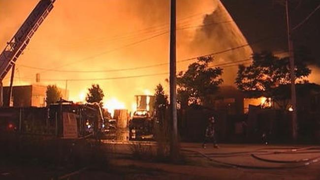 tlmd_incendio_rockwell_la_villita