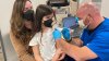 Vacuna contra COVID-19 para menores de 5 años: pediatra de Chicago aclara dudas