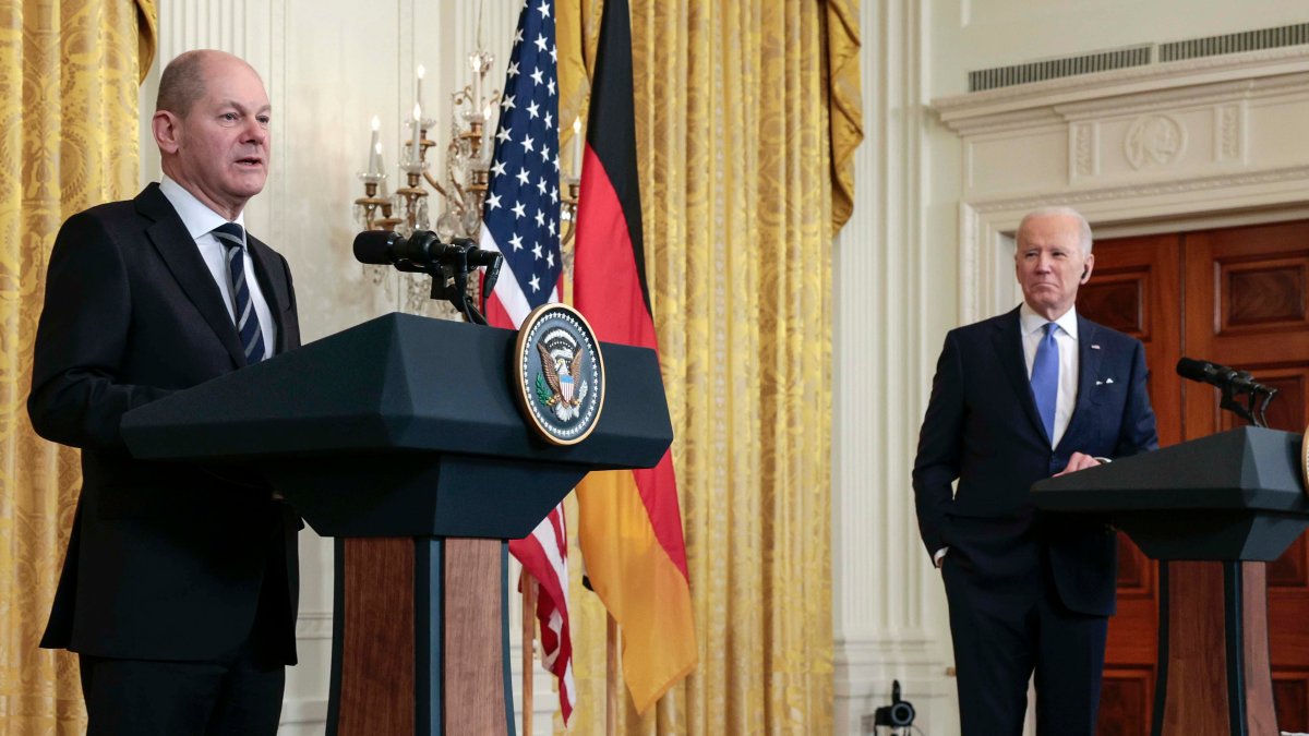 Biden y el nuevo canciller alemán reafirman su alianza contra las amenazas de Rusia
