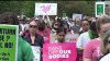 Activistas organizan manifestaciones en Chicago a favor de proteger el derecho al aborto