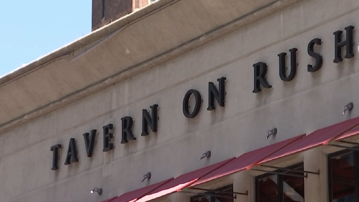 Nowa restauracja otwiera dawną tawernę na Rush Location – NBC Chicago