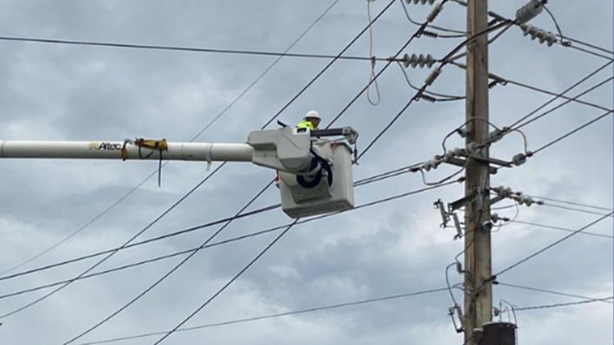 LUMA dice que el 95.9% de clientes ya tienen luz – Telemundo Chicago