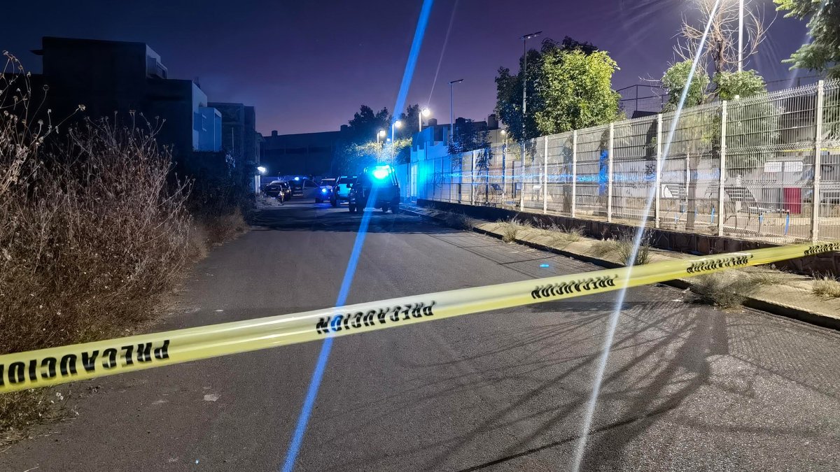 Ataque armado en una cancha de fútbol deja cinco muertos en México ...