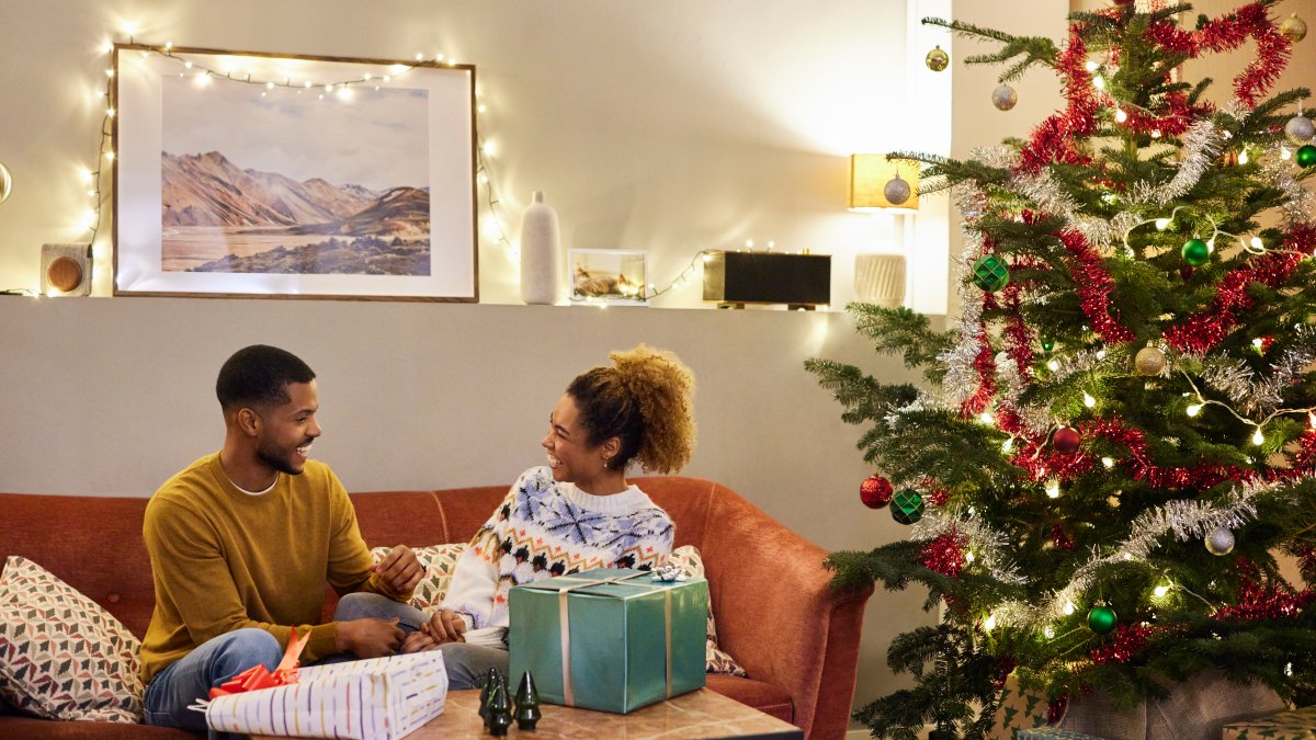 Guía de regalos navideños: Ideas de lujo para ella – Telemundo Chicago