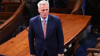 El líder de la minoría de la Cámara de Representantes, Kevin McCarthy se ve antes del discurso del presidente de Ucrania, Volodymyr Zelensky, ante el Congreso de los Estados Unidos en Washington DC, el 21 de diciembre de 2022.