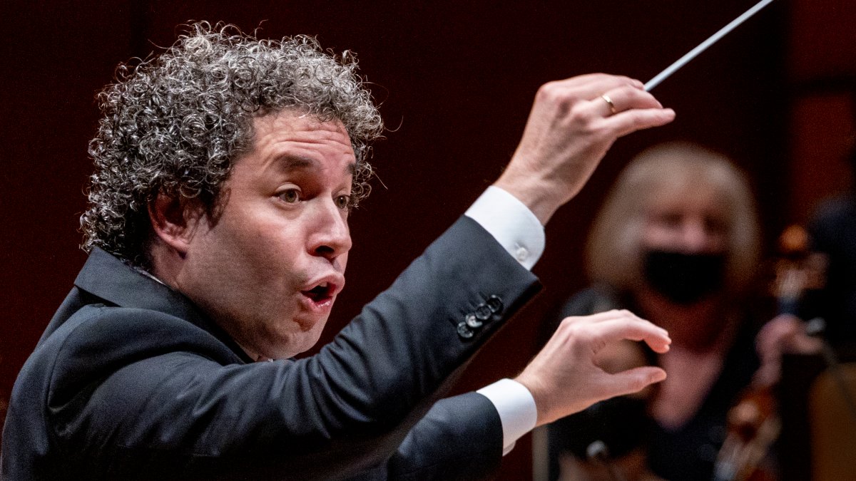 Gustavo Dudamel Venezuelan Gustavo Dudamel to Conduct the NY Philharmonic – NBC Chicago