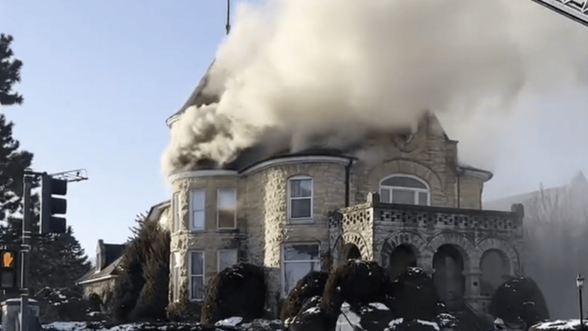 Reportan incendio en el Haley Mansion en Joliet – Telemundo Chicago