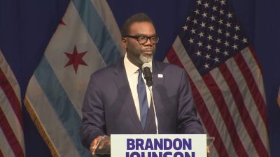Brandon Johnson da su primer mensaje tras ser electo como el próximo alcalde de Chicago, según proyecta AP