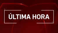 Completamente destruidos quedaron los automóviles en el estacionamiento.