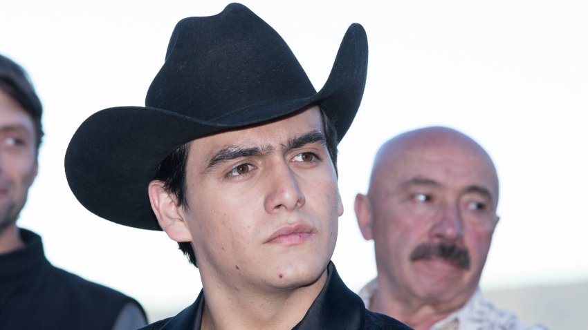 TAXCO, MEXICO – DECEMBER 15: Julián Figueroa attends a Press conference of Por siempre Joan Sebastian Televisa series at Taxco, on December 15, 2015 in Taxco, Mexico. (Photo by Medios y Media/Getty Images)