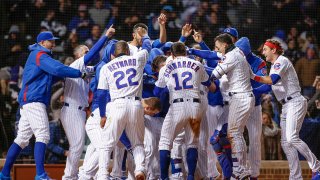 Los jugadores de los Chicago Cubs celebrando.