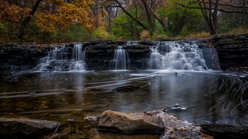 Foto de unas cascadas.