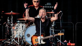 Max Weinberg and Bruce Springsteen perform