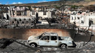 Los incendios causaron estragos en Maui, donde hasta el momento han muerto 115 personas.