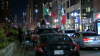 Chocan a patrulla durante caravanas por Independencia de México en Chicago