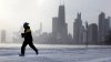 ¿Acaso el frío que llegó temprano y la nieve son señales de lo que se avecina para el invierno en el área de Chicago?
