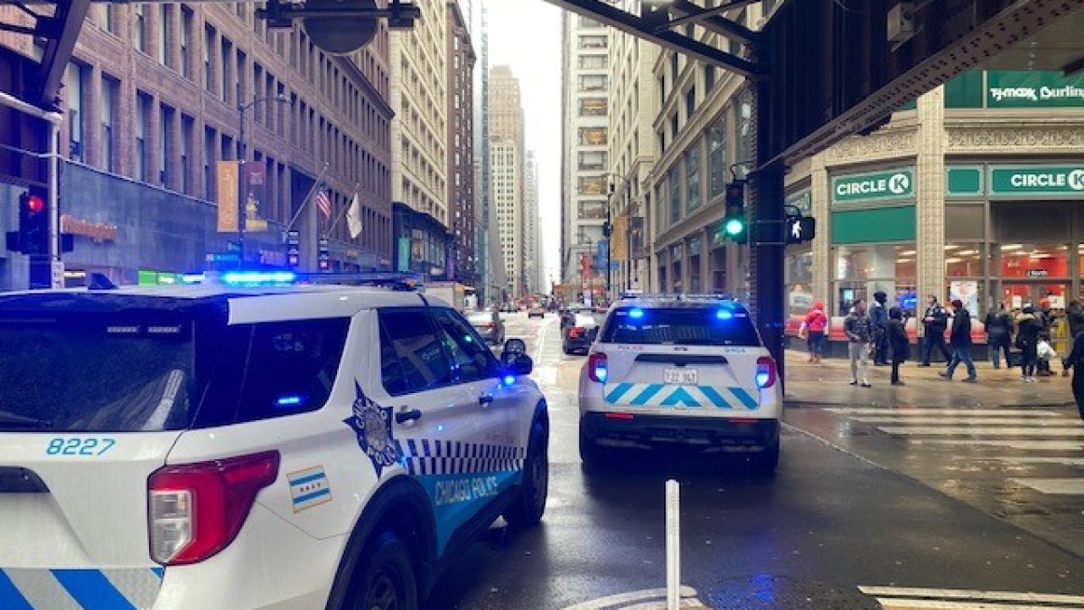 Bomba fétida” en salón de clases deja a 3 estudiantes hospitalizados –  Telemundo Chicago