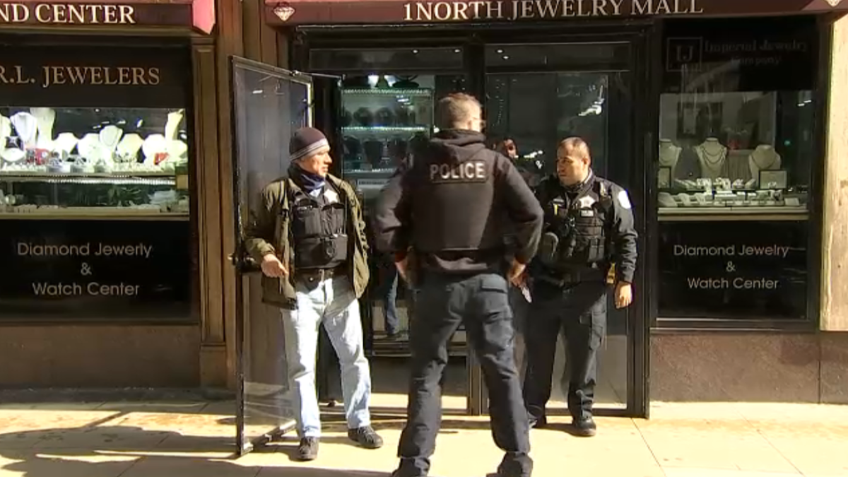 Después de los tiroteos masivos, los legisladores sopesan prohibiciones de  chalecos antibalas – Chicago Tribune