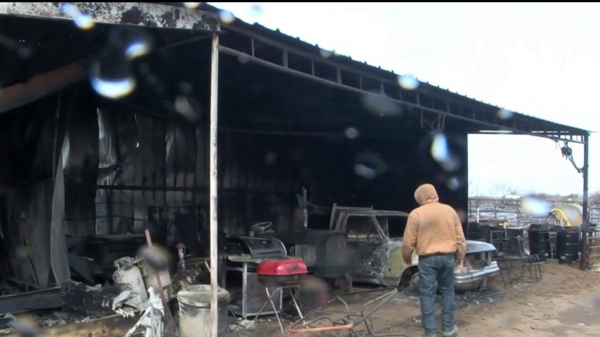 “Todo quemado”: ganadero hispano cuenta la devastación que encontró tras incendio en Texas