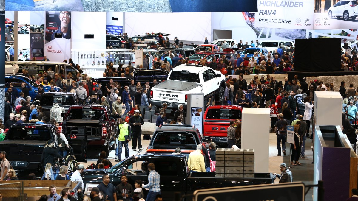 El Secretario de Estado de Illinois regresa al Chicago Auto Show