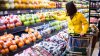 Estas tiendas y supermercados reducirán precios de algunos productos por el verano