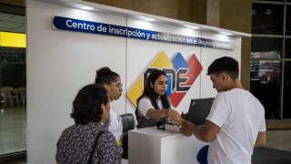 Cierra el plazo para la inscripción de votantes en cara a las presidenciales en Venezuela