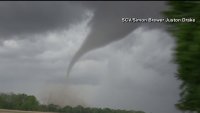 Al menos dos tornados tocaron tierra en Indiana