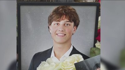 Emotiva vigilia para el adolescente de Glenview que murió en un accidente