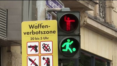 Los peculiares semáforos para peatones que instalaron en una ciudad alemana