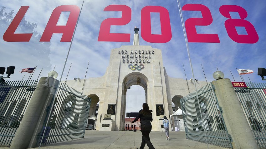 The torch is lit at the Los Angeles Coliseum on September 13, 2017 in Los Angeles, California, as the city was officially named as host of the 2028 Summer Olympics by a unanimous vote of the International Olympic Committee in Lima, Peru.
Los Angeles and its iconic stadium has sealed the deal to host the Summer Olympics for the third time, following the 1932 and 1984 Olympic Games. / AFP PHOTO / FREDERIC J. BROWN        (Photo credit should read FREDERIC J. BROWN/AFP via Getty Images)