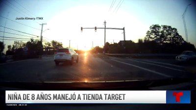 Niña de 8 años se sube a un auto y maneja hasta la tienda Target