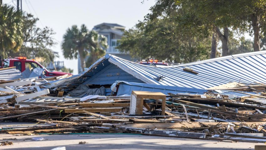 Vista de los daños dejados por el huracán Helene en Cedar Key, Florida, EE. UU., 27 de septiembre de 2024. EFE/EPA/Cristobal Herrera-Ulashkevich