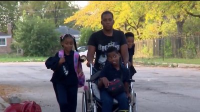 Madre colombiana lucha por salir de su situación de calle en Chicago