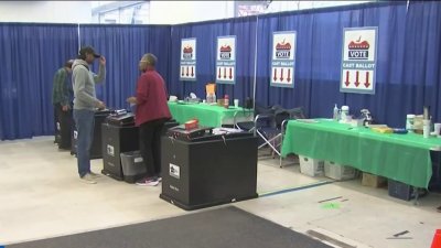 Autoridades electorales en Illinois redoblan esfuerzos de seguridad durante el proceso de votación