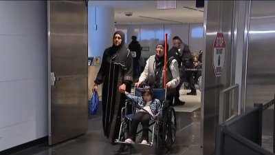 Llegan niños palestinos a Chicago para recibir cuidados