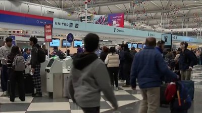 Aeropuertos en Chicago esperan ver el paso de unos 2 millones de viajeros