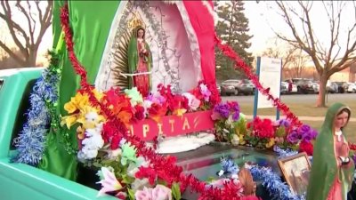 Bendicen camionetas en peregrinación a la virgen de guadalupe