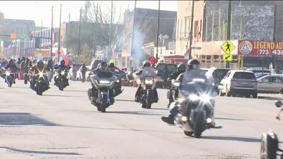 Cientos de motociclistas se reúnen en Chicago para desfile solidario