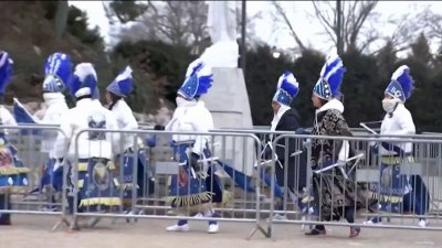 Grupo de matachines celebran a la Virgen de Guadalupe en Des Plaines