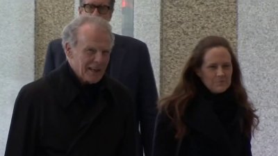 Fiscalía concluye su caso contra Michael Madigan